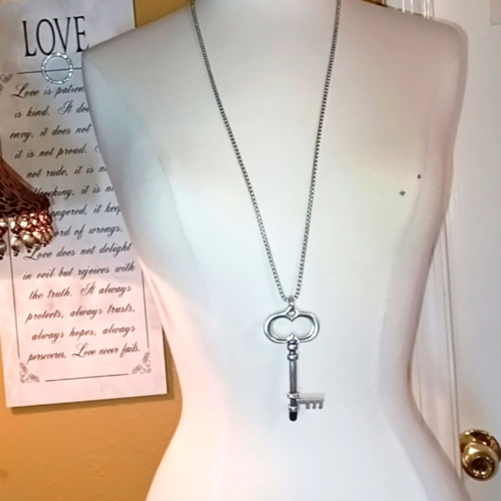 CHICOS necklace